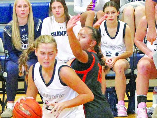 Lady Chargers split last two basketball games