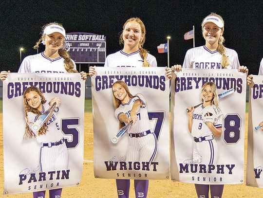 Lady Greyhounds fall in season finale to Unicorns