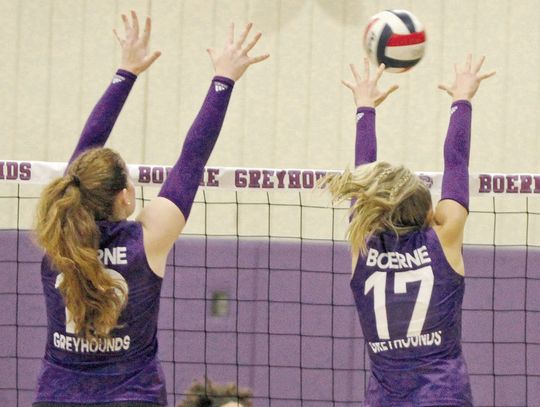 Lady Greyhounds whack Wagner in three sets