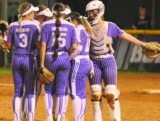 Lady Hounds advance to fourth round of playoffs