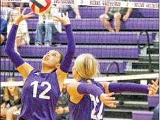 Lady Hounds take on Clemens in non-district match