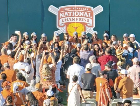 Longhorns’ softball team celebrates national title