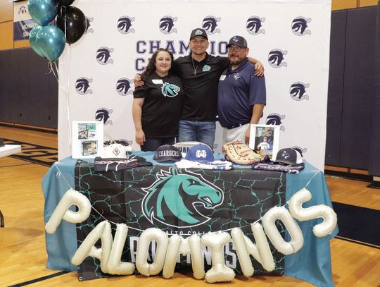 Medina signs with Palo Alto College