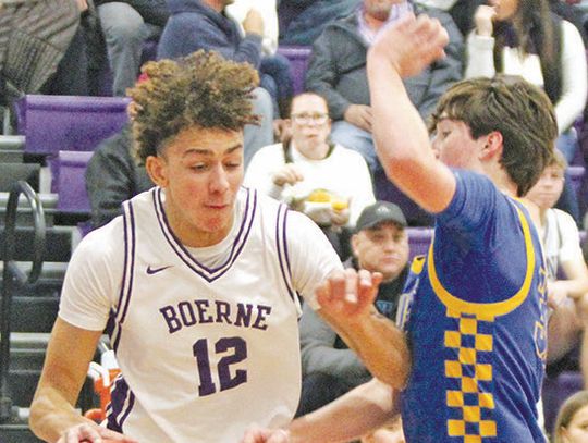 Mules overtake Greyhounds in second half