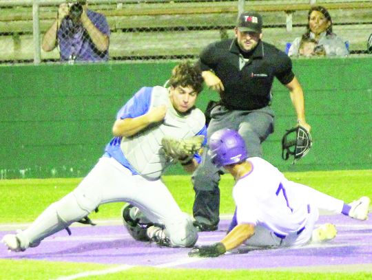 Mules rally past Greyhounds in last two innings Tuesday
