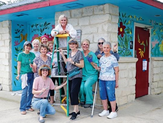 Mural enhances River Road walk