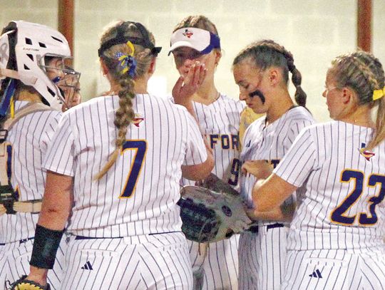 Nine Deer softball players picked as all-district in 2025