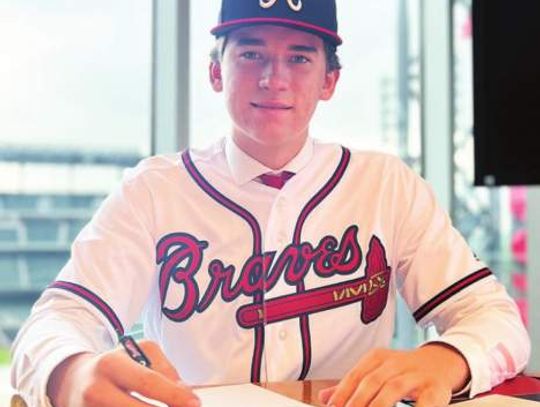 Phillips now officially with Braves