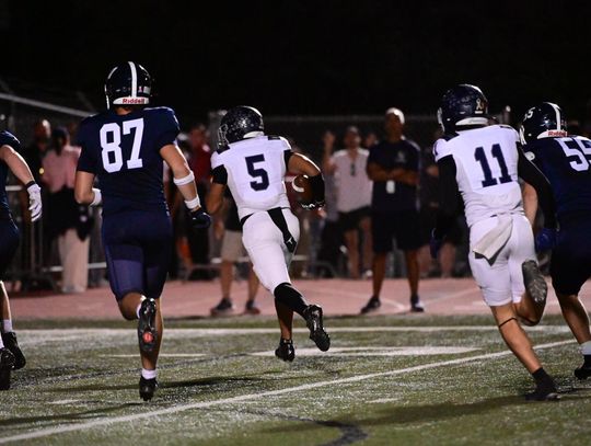 Rangers come from behind to hand Champion first loss, 35-24