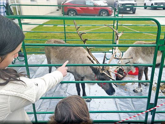 Santa, reindeer make a pit stop at Infiniti