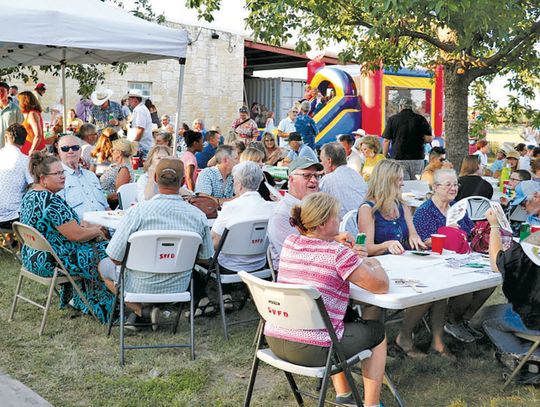 Sisterdale VFD packs them in at flood relief fundraiser