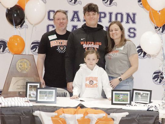 Smith signs with Wartburg