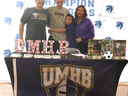Sotello signs with Mary Hardin-Baylor