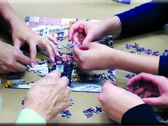 Speed puzzle winners: 300 pieces in 28 minutes