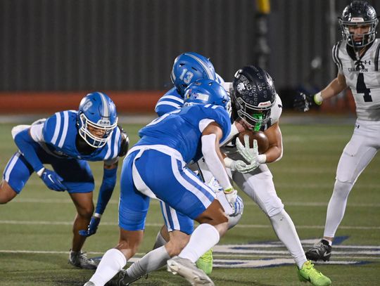 Unicorns hold off Chargers, 41-31