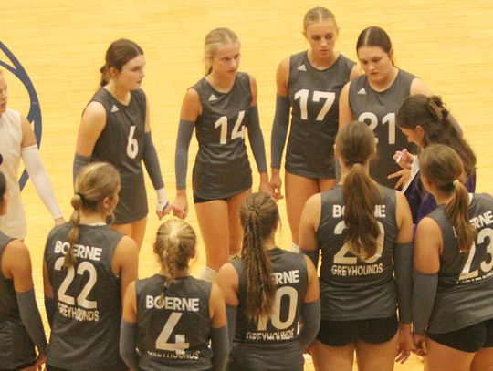 Unicorns take district opener over Lady Greyhounds
