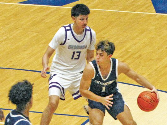 Warren holds off late Champion charge