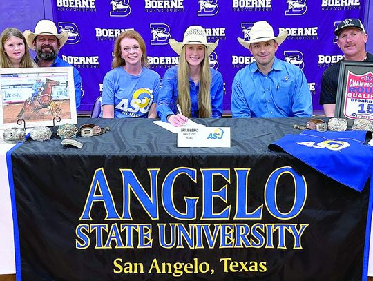 Weaks signs with Angelo State University