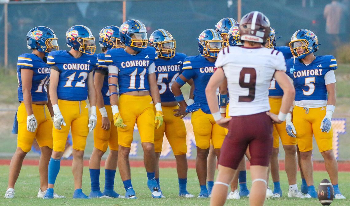 Blanco pulls away from Comfort, 45-28 Blanco pulls away from Comfort, 45-28