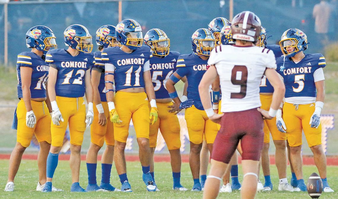 Blanco pulls away from Comfort, 45-28 Blanco pulls away from Comfort, 45-28