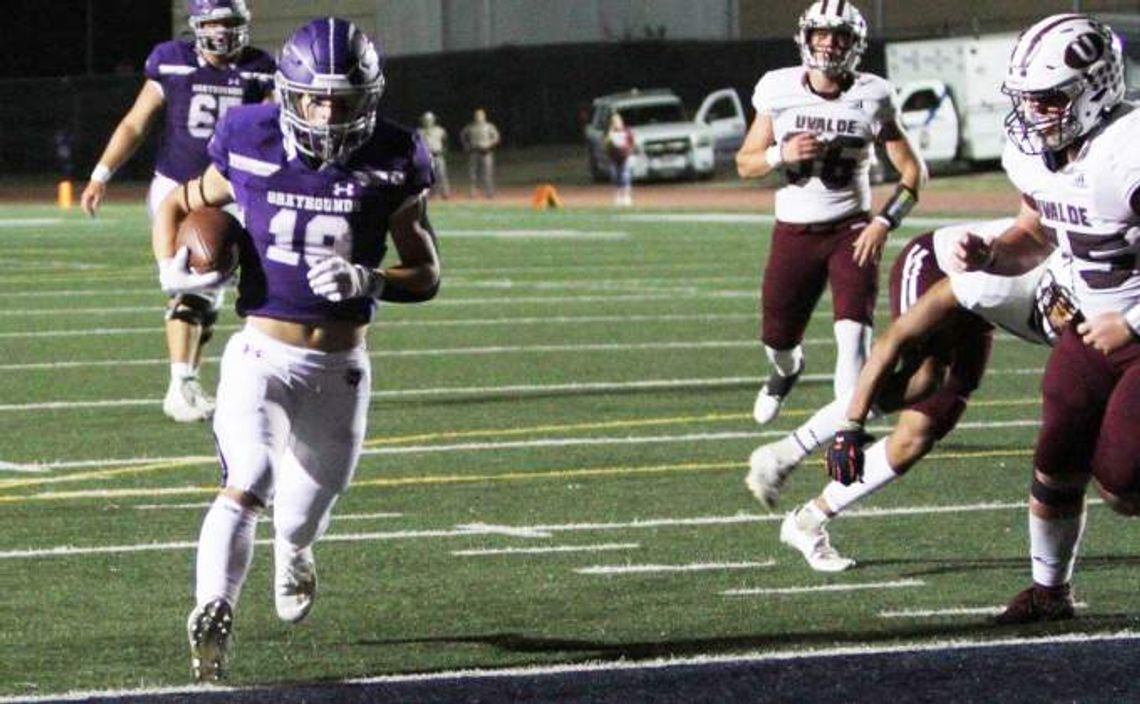 Boerne blows out Coyotes, 62-7