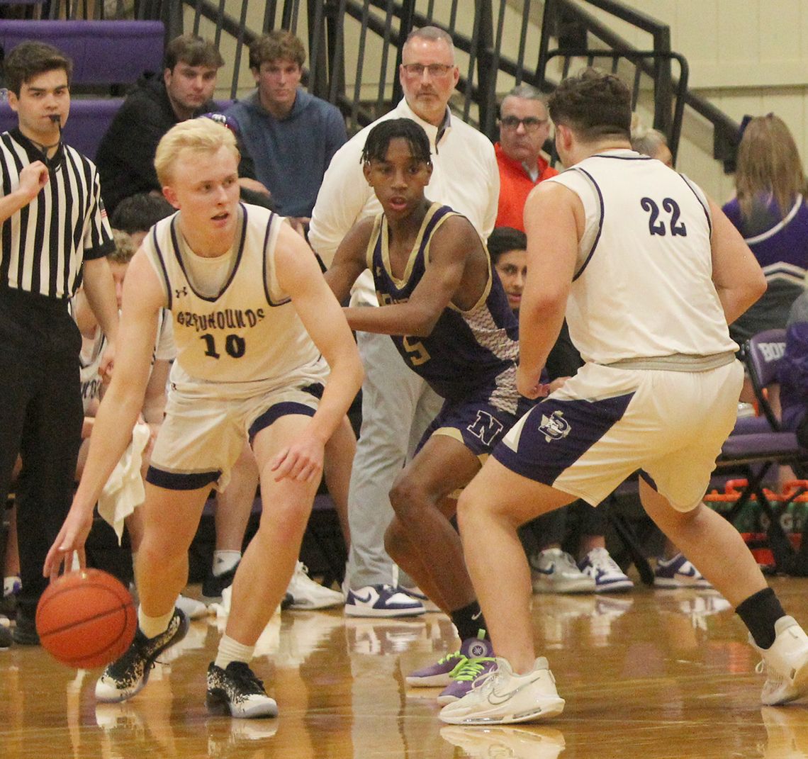 Boerne boys improve to 8-0 in district play