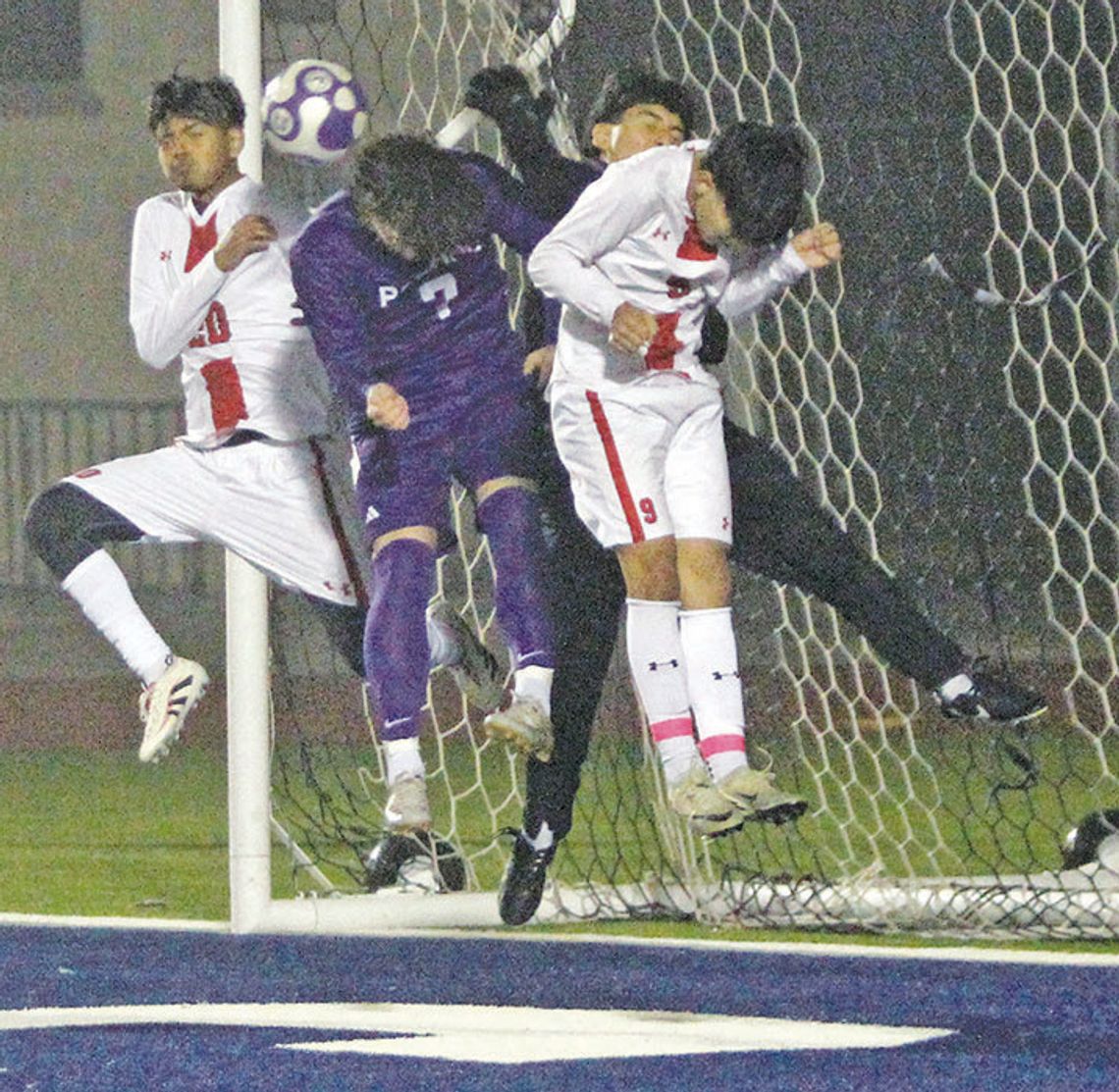 Boerne boys motor past Thunderbirds