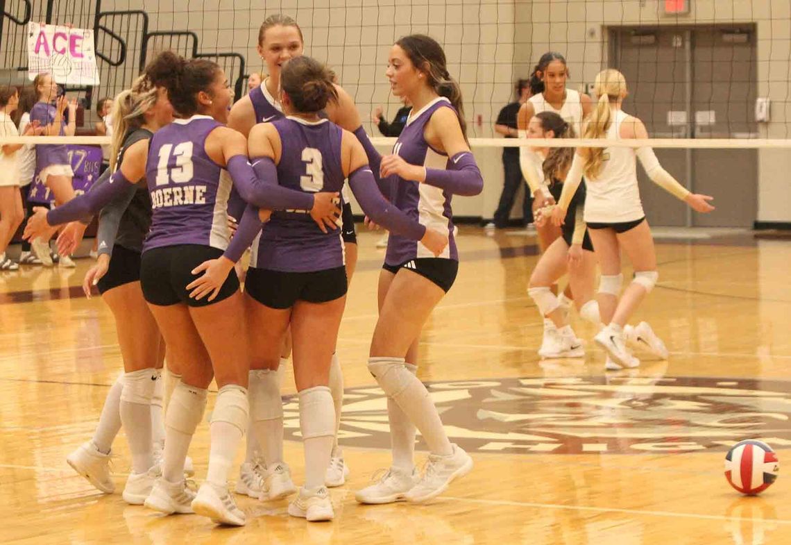 Boerne High volleyball team rolls in the first round Boerne High volleyball team rolls in the first round