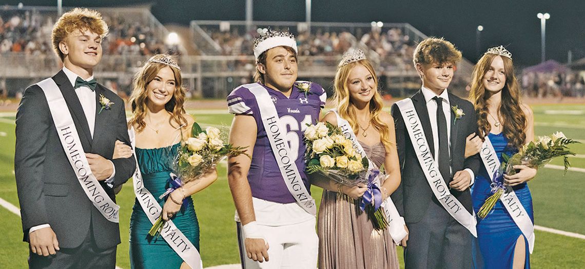 Boerne High crowns Homecoming court
