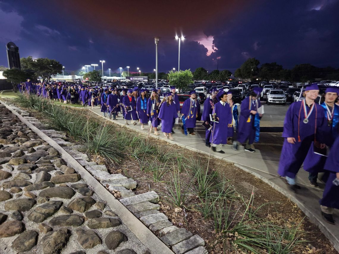 Boerne High graduation postponed by lightning; will resume 9 a.m. Friday