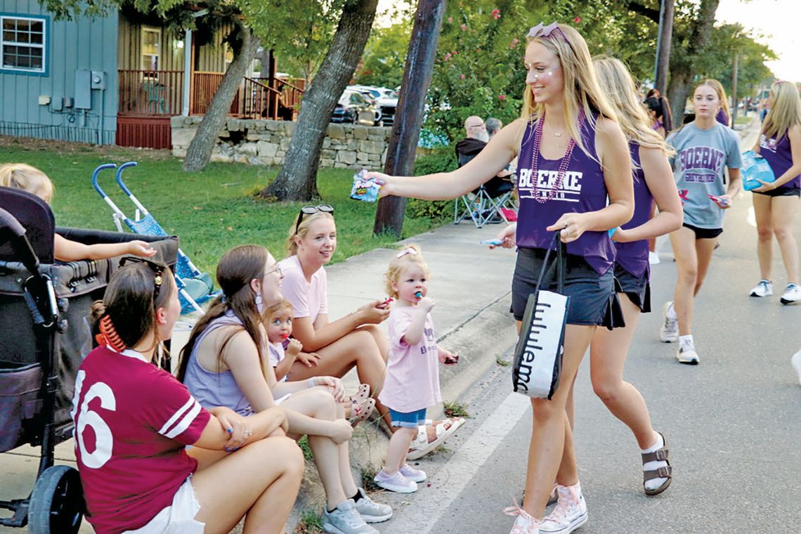 Boerne Homecoming parade brings out the spectators