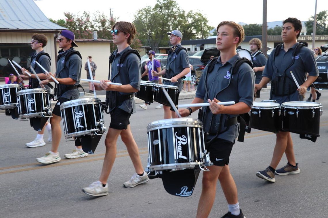 Boerne students take to the streets for Homecoming