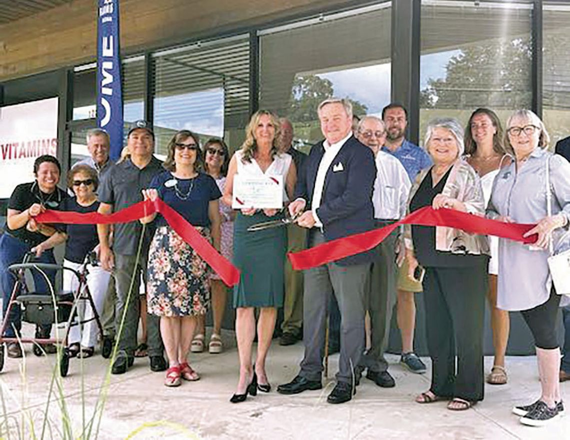 Chamber celebrates Farmers Insurance locale