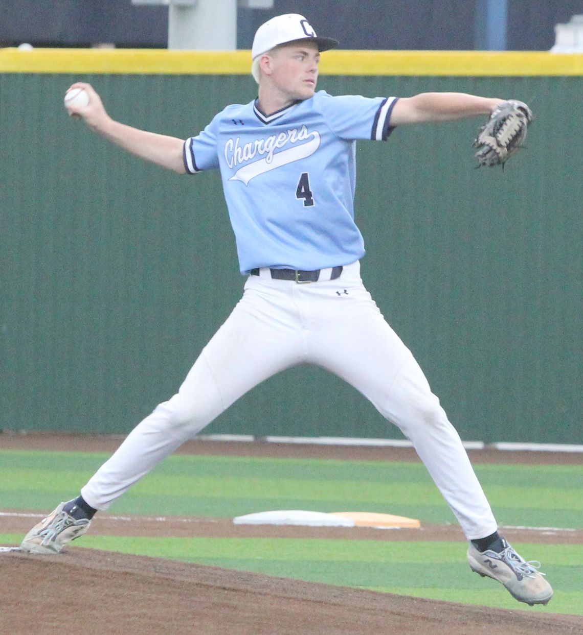 Champion drops Game 1 to Rouse, 2-1 Champion drops Game 1 to Rouse, 2-1