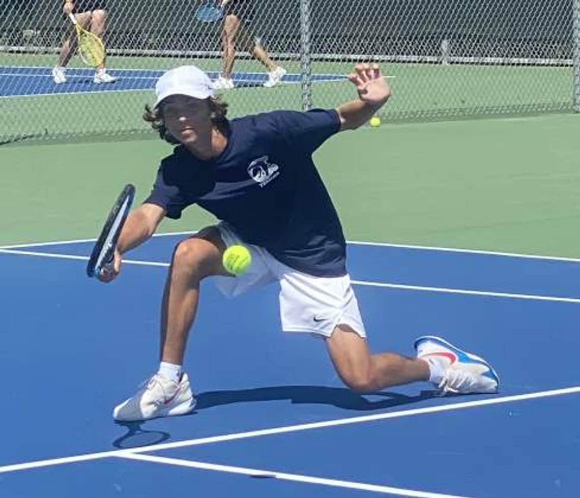 Chargers, Greyhounds pick up team tennis victories