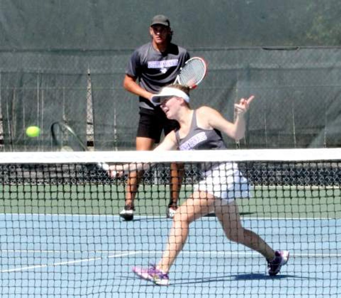 Chargers, Greyhounds wrap up district titles in team tennis