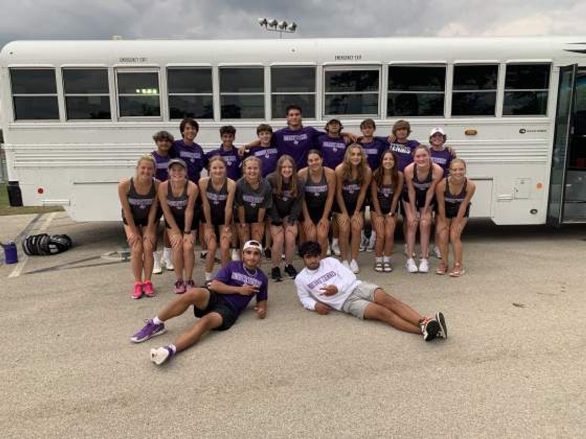 Chargers, Hounds tennis teams earn district victories