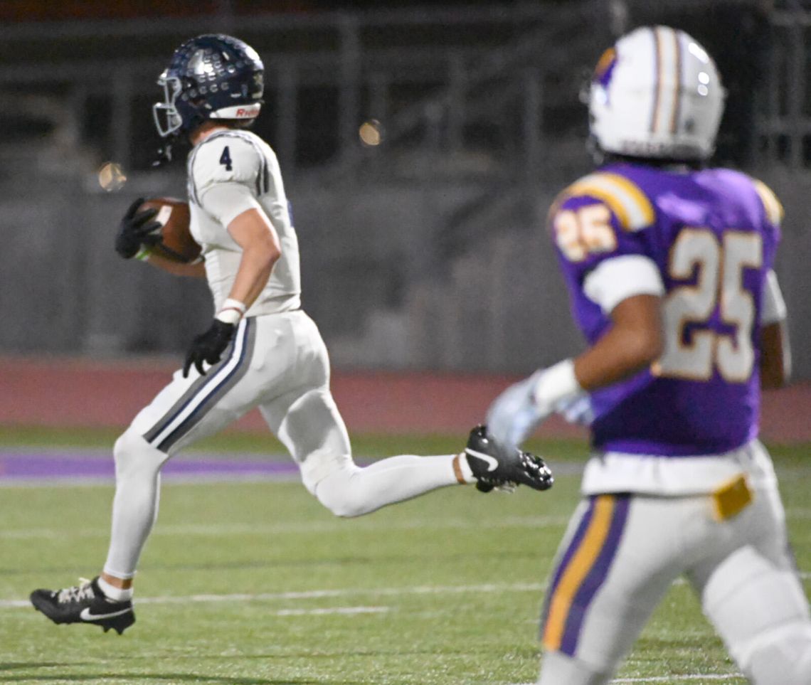 Chargers stun Warriors, move up to third in district Chargers stun Warriors, move up to third in district