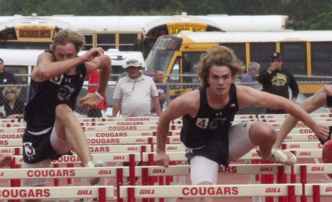 Chargers varsity teams sweep district track meet