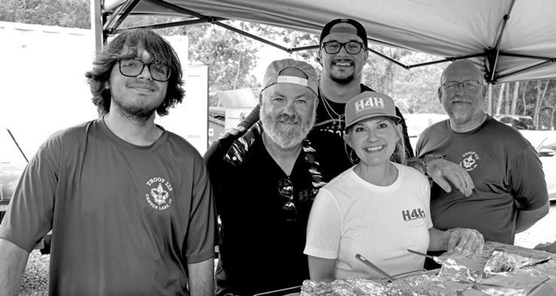 Community turns out to support first responders