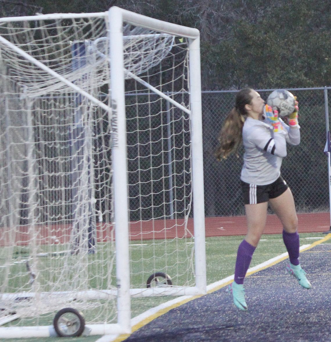 Davenport hands Lady Hounds first loss of season