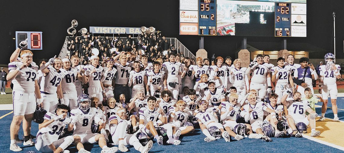 District champ Greyhounds host Ray Texans in first round