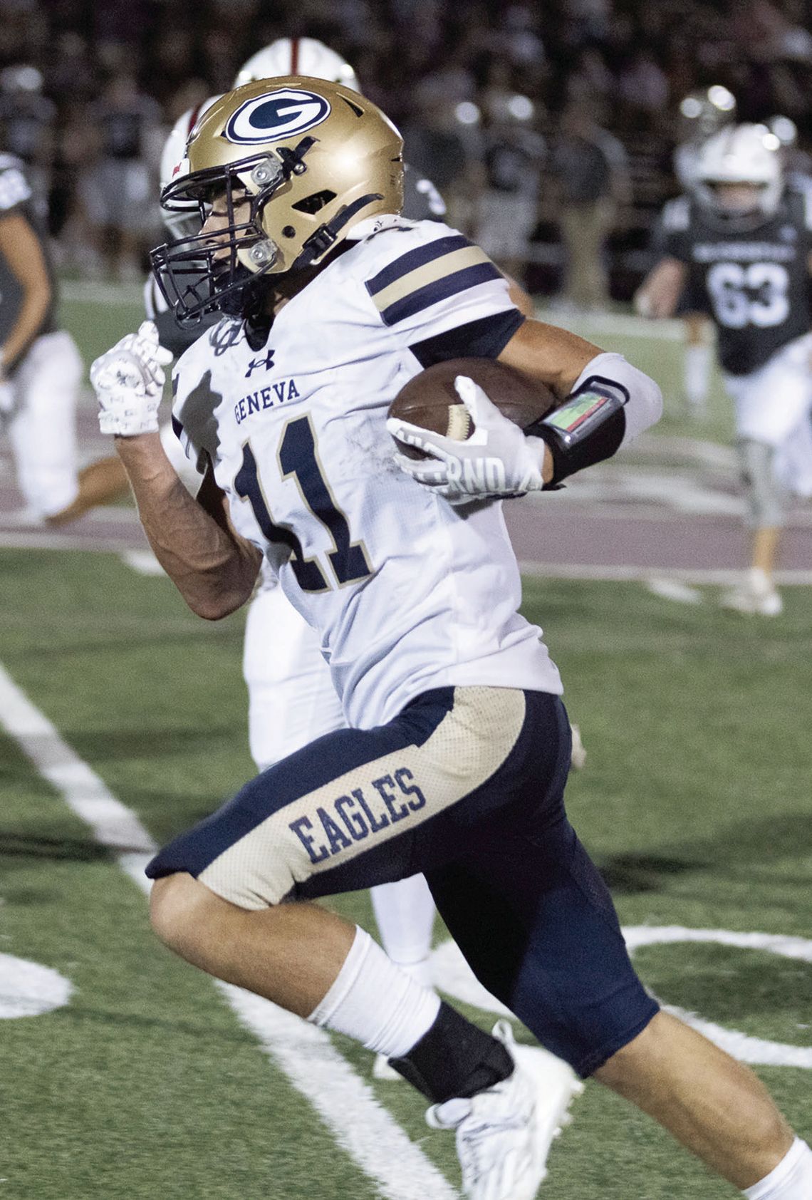 Eagles soar to 59-20 win, stay unbeaten at  2-0