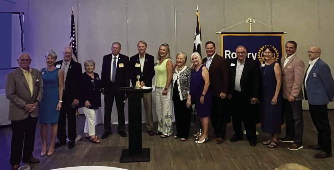 Fair Oaks Ranch installs board, awards ‘Rotarian of the Year’