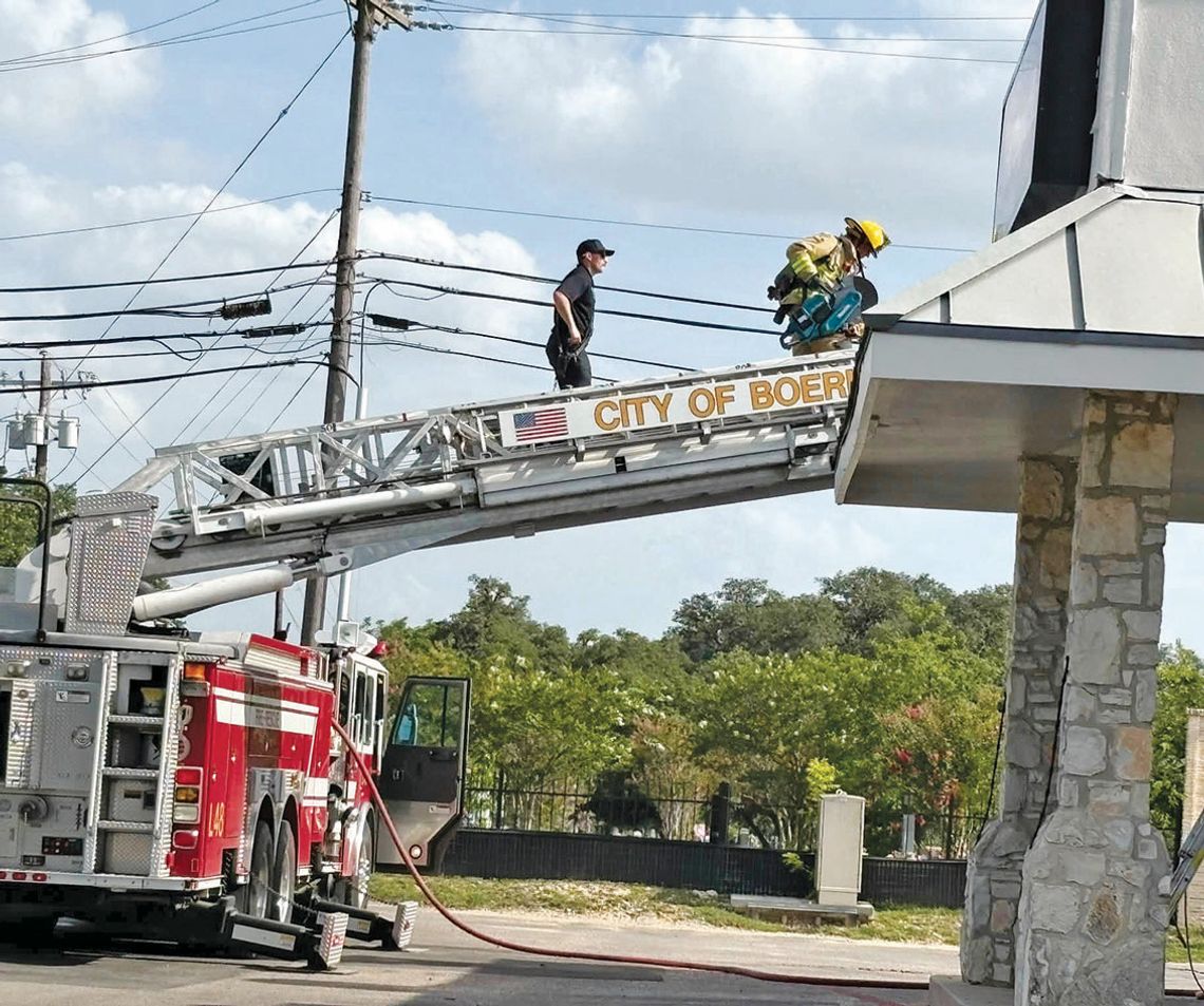 Firefighters quell kitchen blaze Firefighters quell kitchen blaze