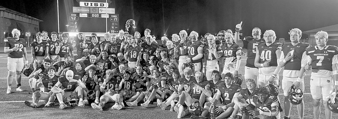 Greyhounds dominate Diamondbacks, 42-17