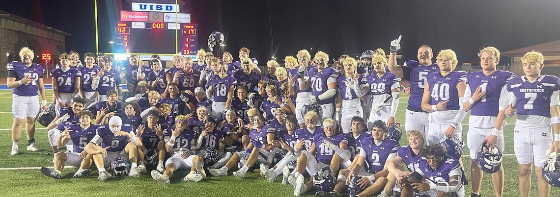 Greyhounds dominate Diamondbacks, 42-17 Greyhounds dominate Diamondbacks, 42-17