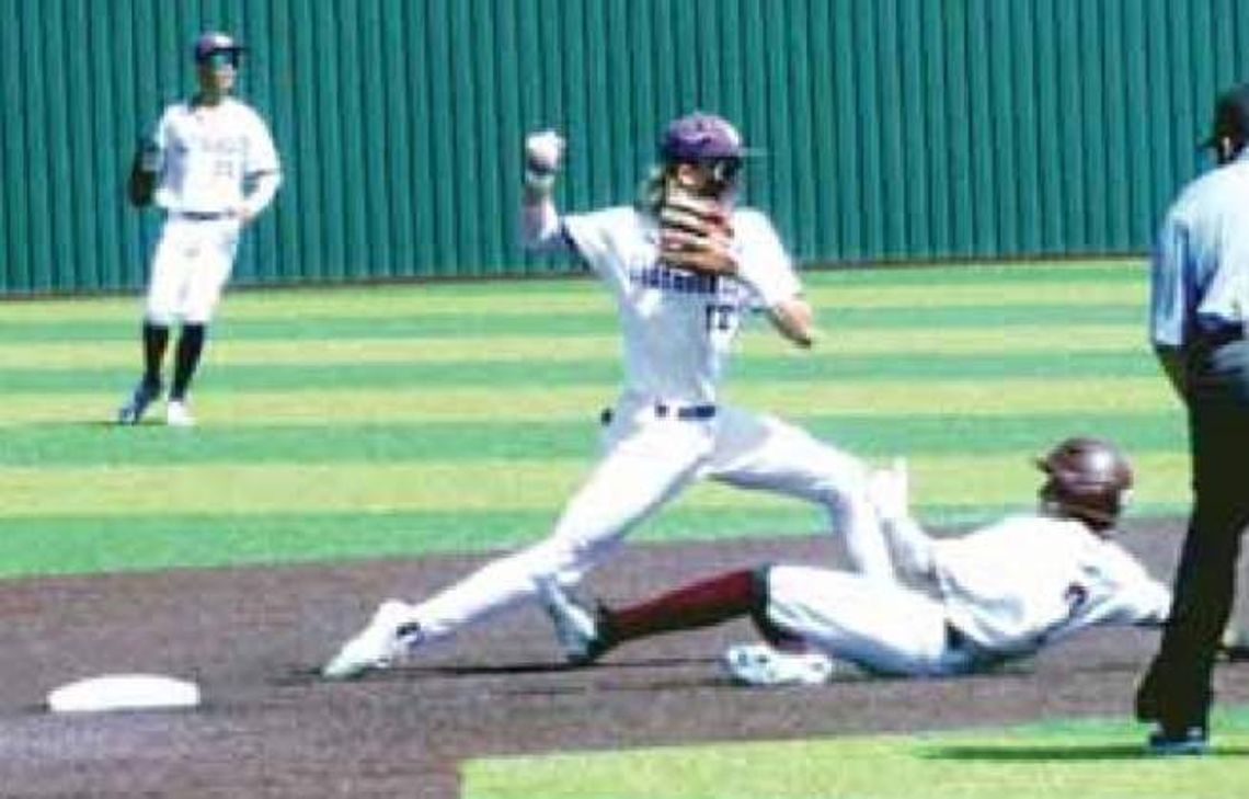 Greyhounds edged by Calallen in best-of-three series