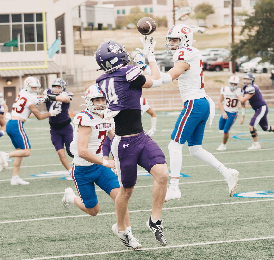 Greyhounds leading at halftime over Gregory-Portland, 17-0 Greyhounds leading at halftime over Gregory-Portland, 17-0