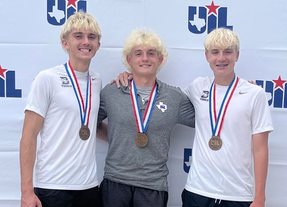 Greyhounds pick up two bronze medals at state tennis tourney